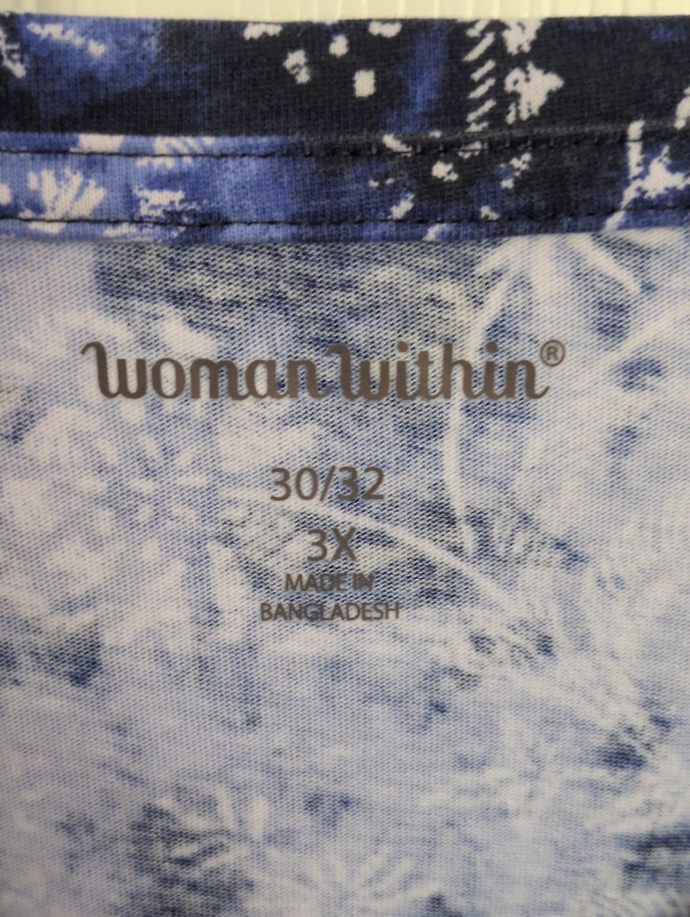 ✔️Woman Within Blue and Black Floral Long Sleeve Tee - Picture 2 of 6